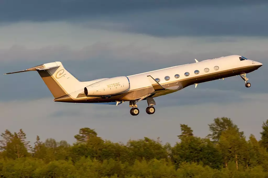 N1759C G550 Rick Caruso