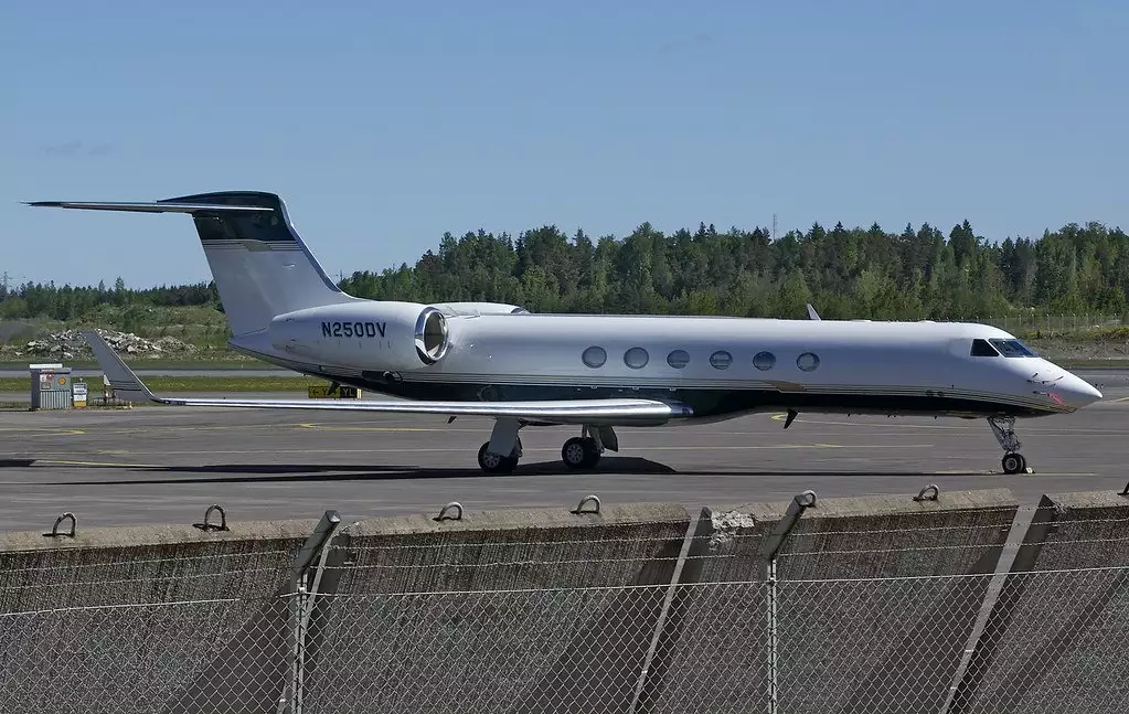 Частный самолет N250DV Gulfstream G550 Betsty DeVos