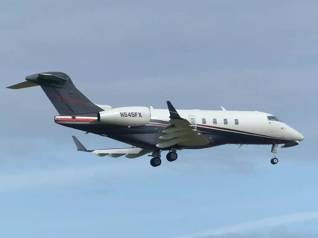 Avión N545FX Bombardier Bill Miller