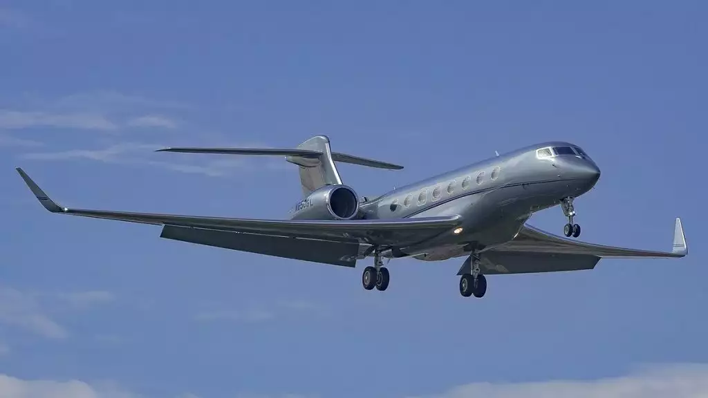 RA-10207 غلف ستريم G650 ليونيد ميخلسون