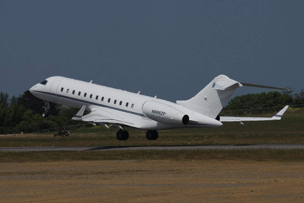 N888ZP Bombardier Packer family private jet