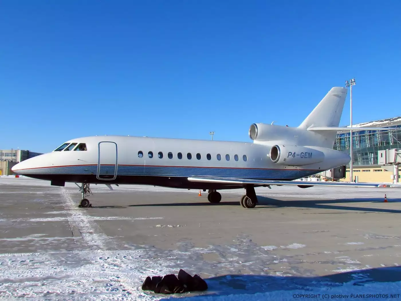 P4-GEM Dasault Falcon 900 Medvedchuk