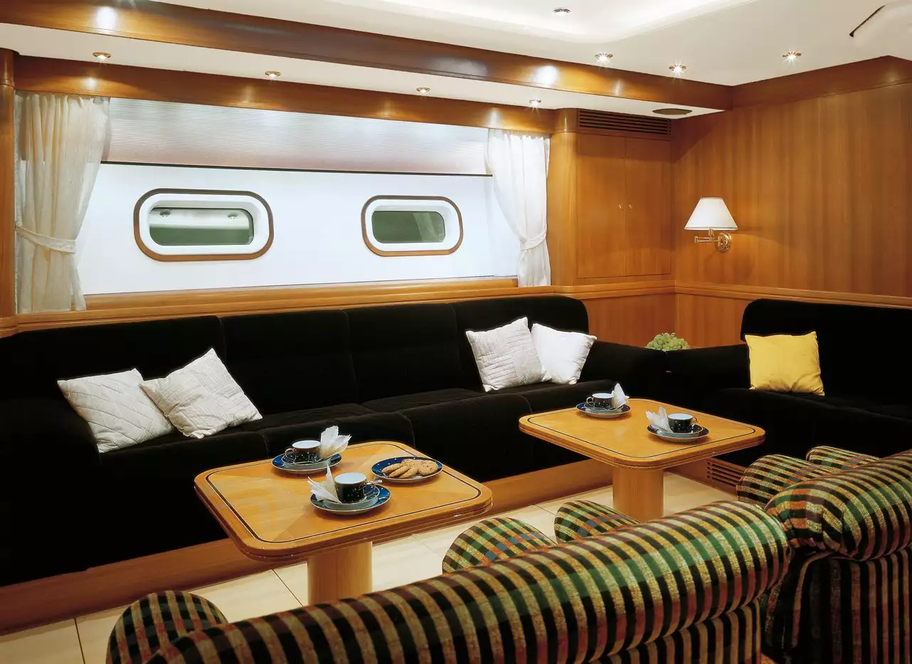 yacht Visione Interior