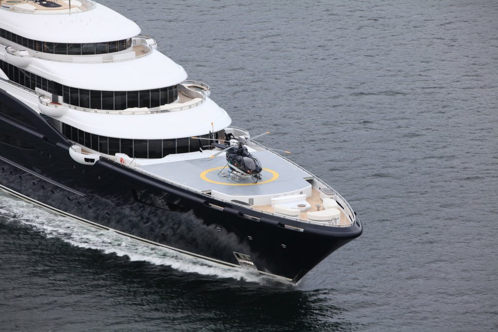 who owns the motor yacht serene