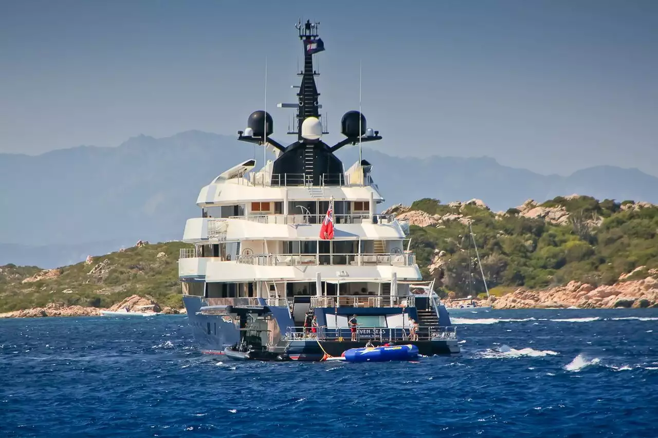 MAN OF STEEL Yacht • Oceanco • 2010 • المالك Barry Zekelman