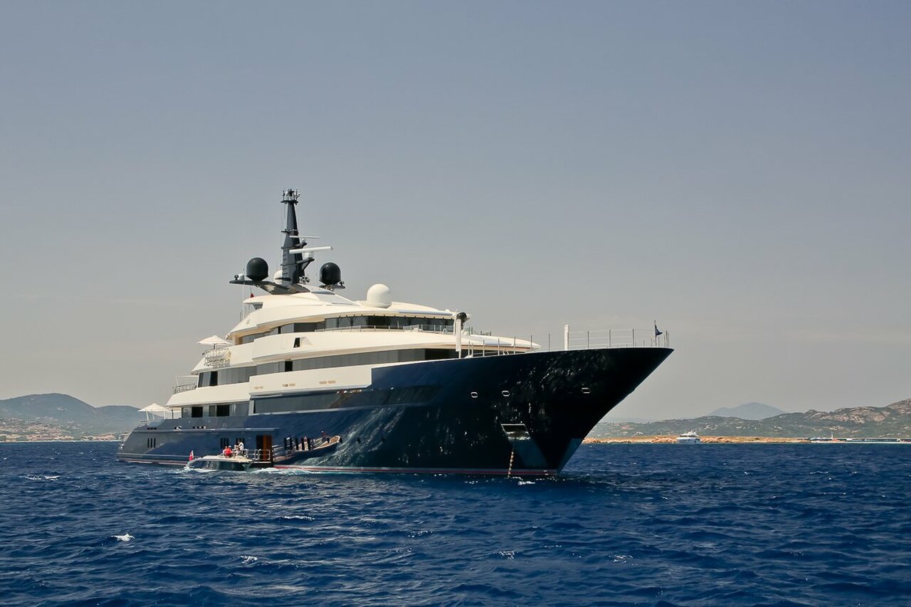 MAN OF STEEL Yacht • Oceanco • 2010 • Eigentümer Barry Zekelman