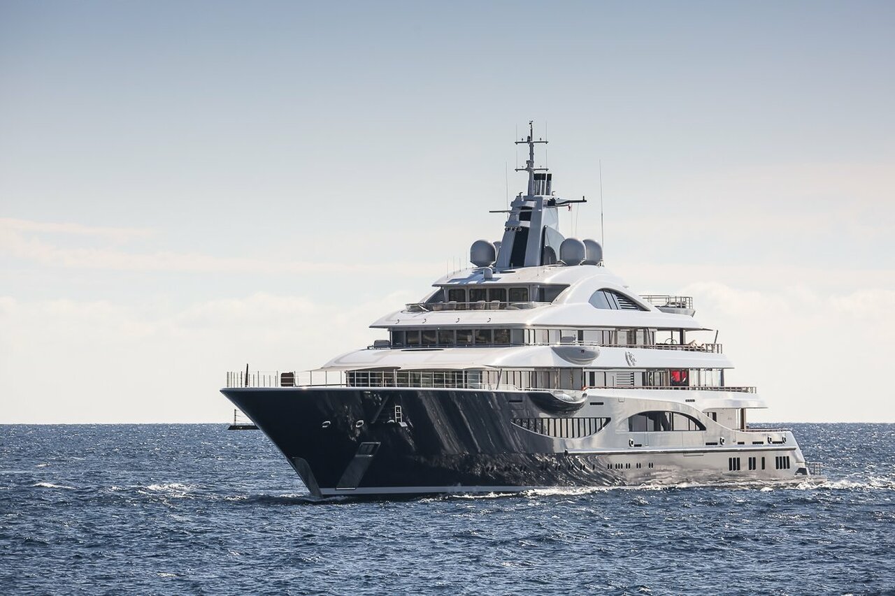 yacht Lady Gulya (TIS) - 111m - Lurssen