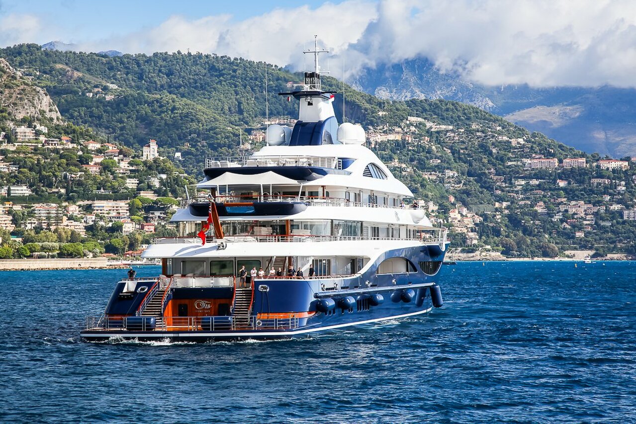 Yacht Lady Gulya (TIS) – 111 m – Lurssen