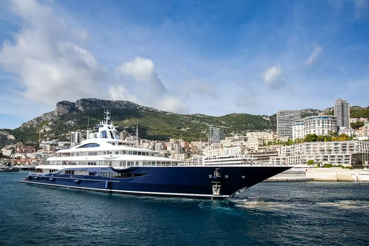 yate Lady Gulya (TIS) – 111m – Lurssen