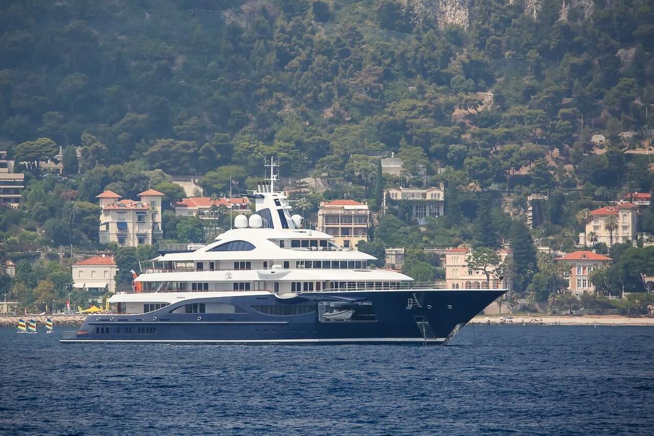 Yacht Lady Gulya (TIS) – 111 m – Lurssen