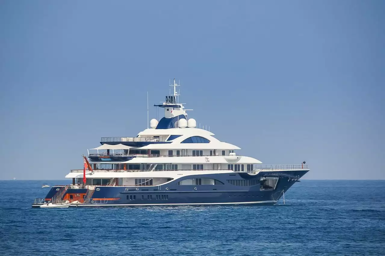 jacht Lady Gulya (TIS) – 111m – Lurssen