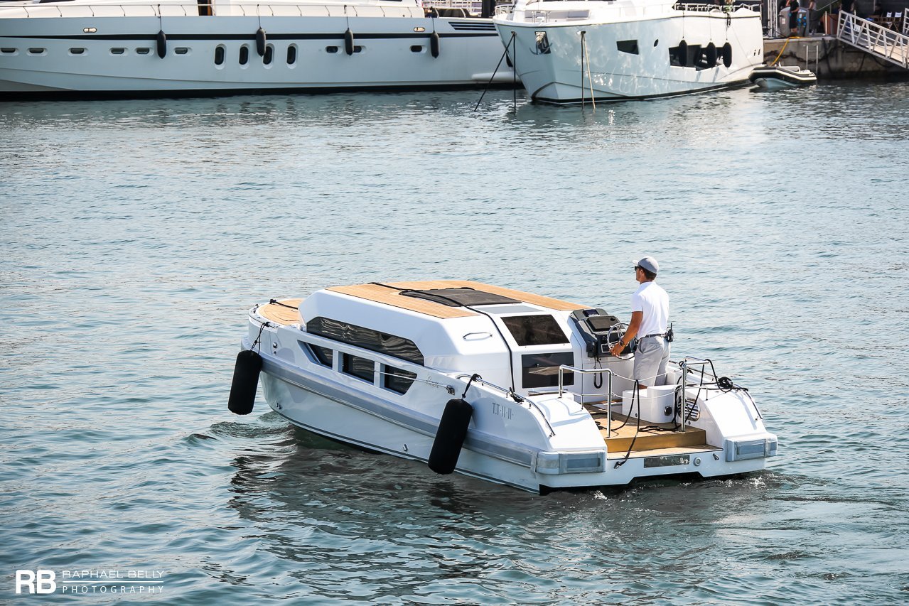 Limousine Tender à Soundwave yacht