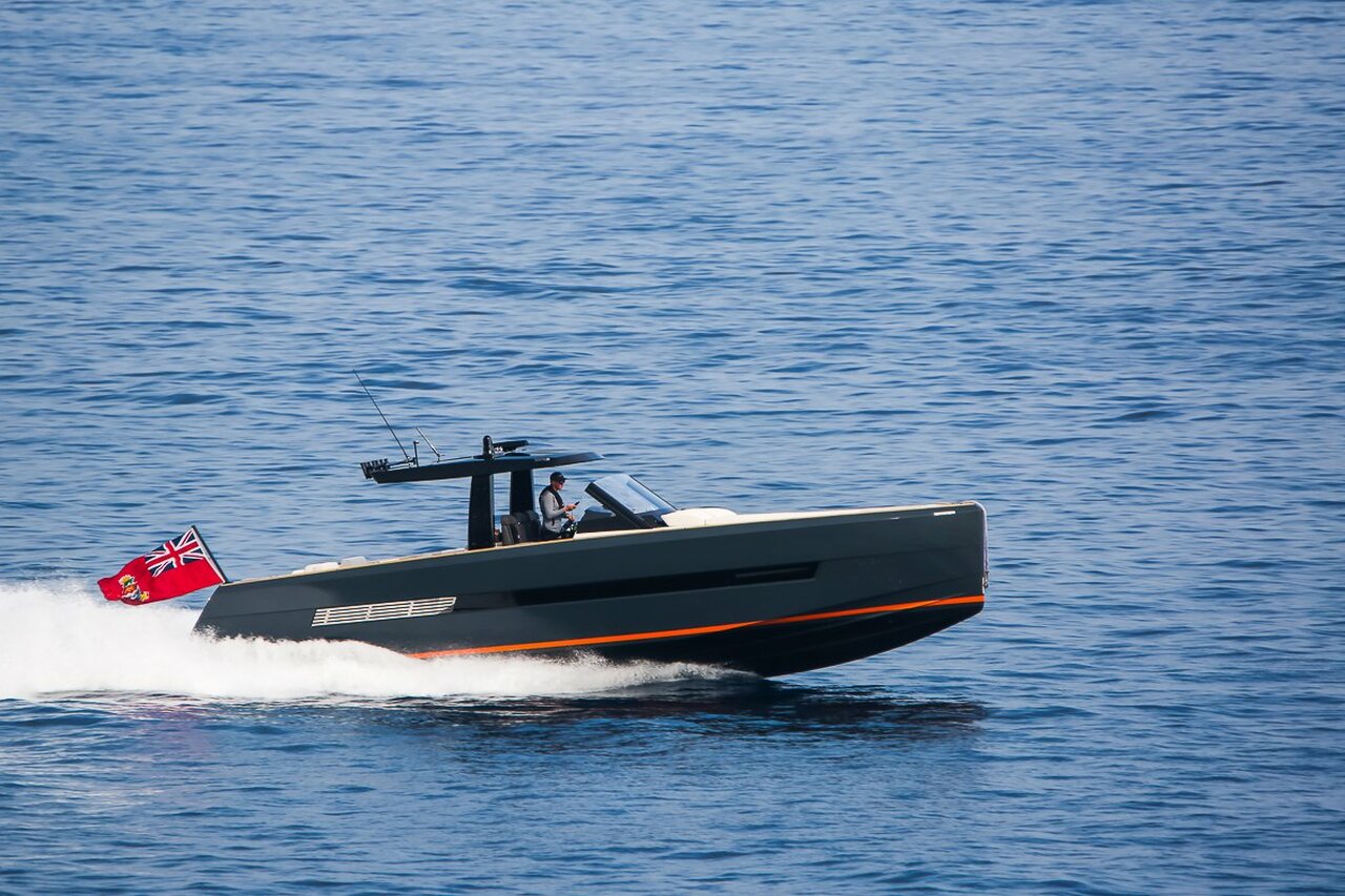 Tender To Gene Machine Yacht (Fjord 42 Open) – 12,59 m – Fjord