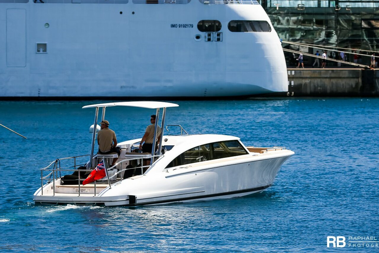 Tender To Infinity (Venetian Aft Helm Limo) - 12m - Hodgdon