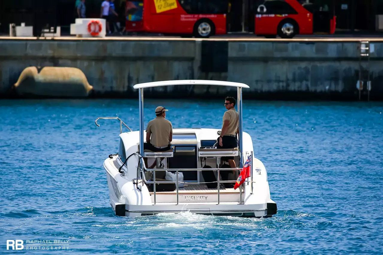 Beiboot zur Yacht Infinity (Venetian Aft Helm Limo) – 12 m – Hodgdon