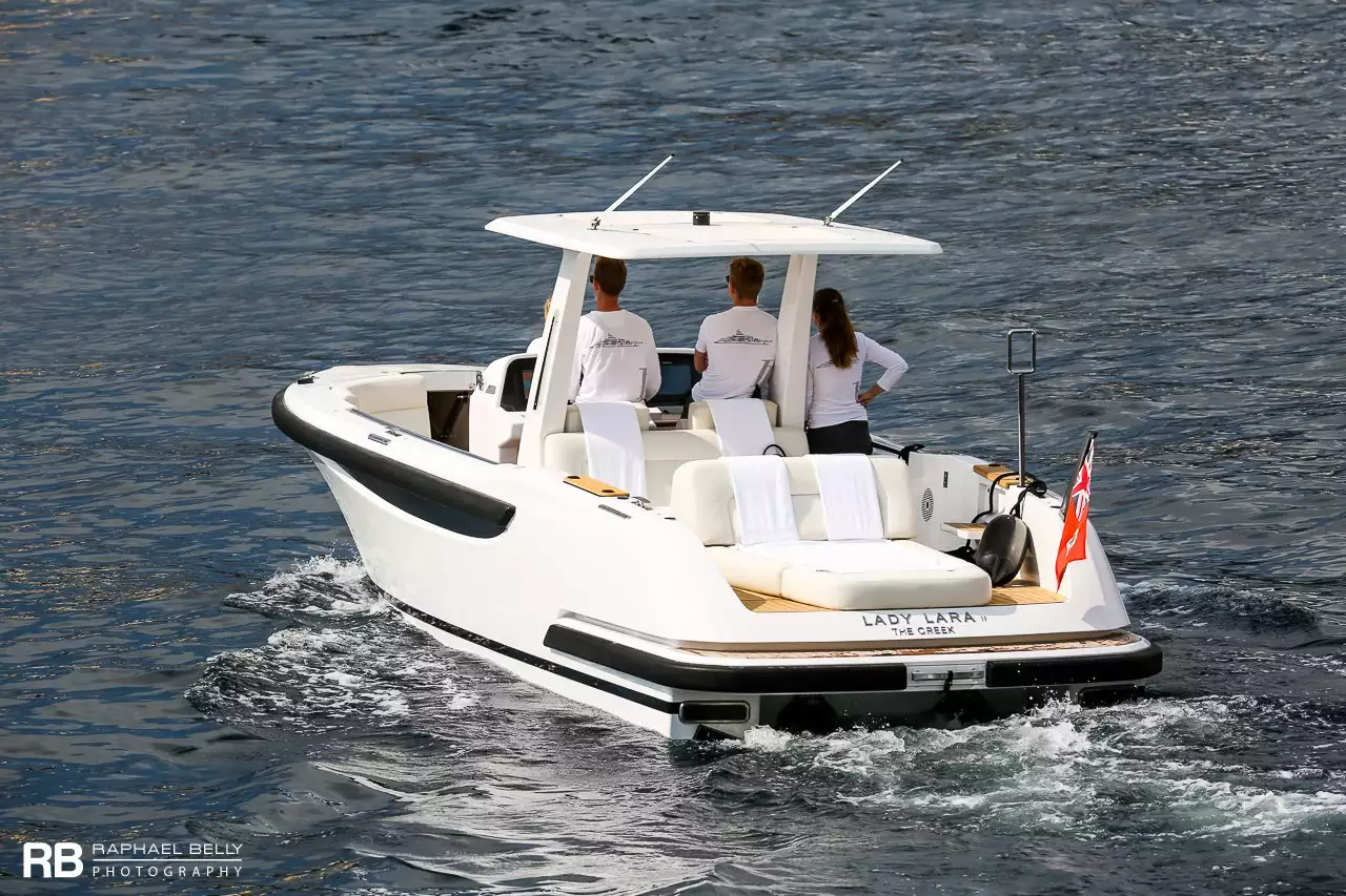 Tender To Lady Lara (Esportes Abertos) – 9,1m – Compass Tenders