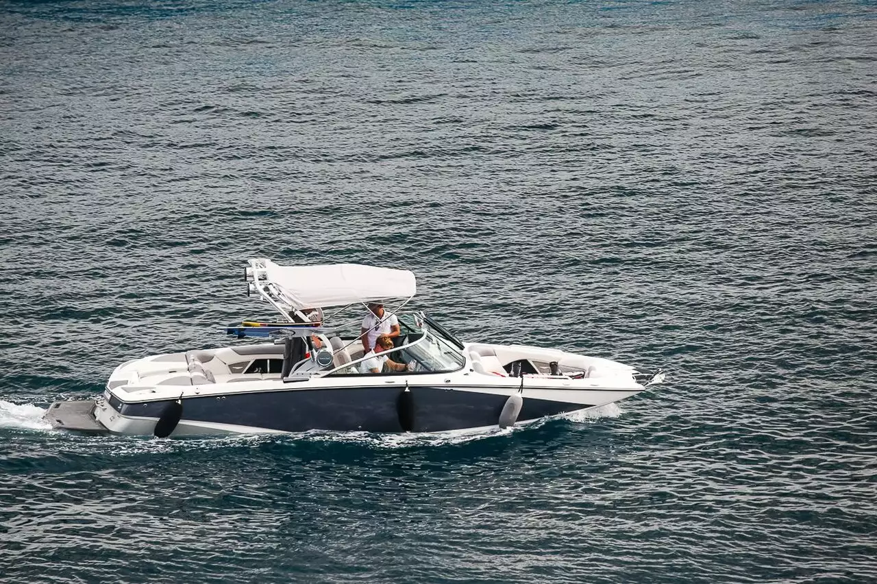 Tender To Ocean Victory (X55) – 8m – Mastercraft