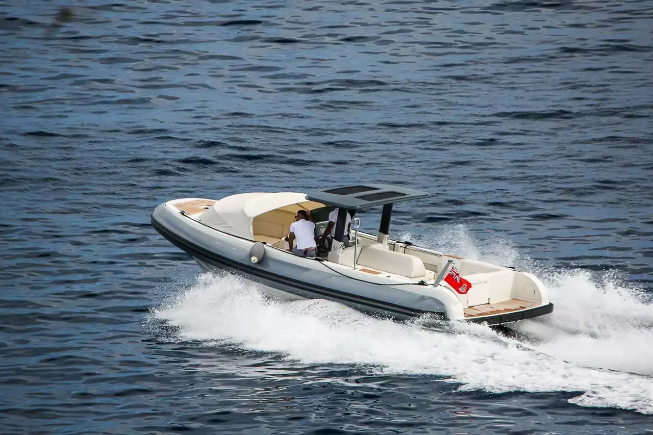 Tender To Ocean Victory (X55) – 8 m – Mastercraft