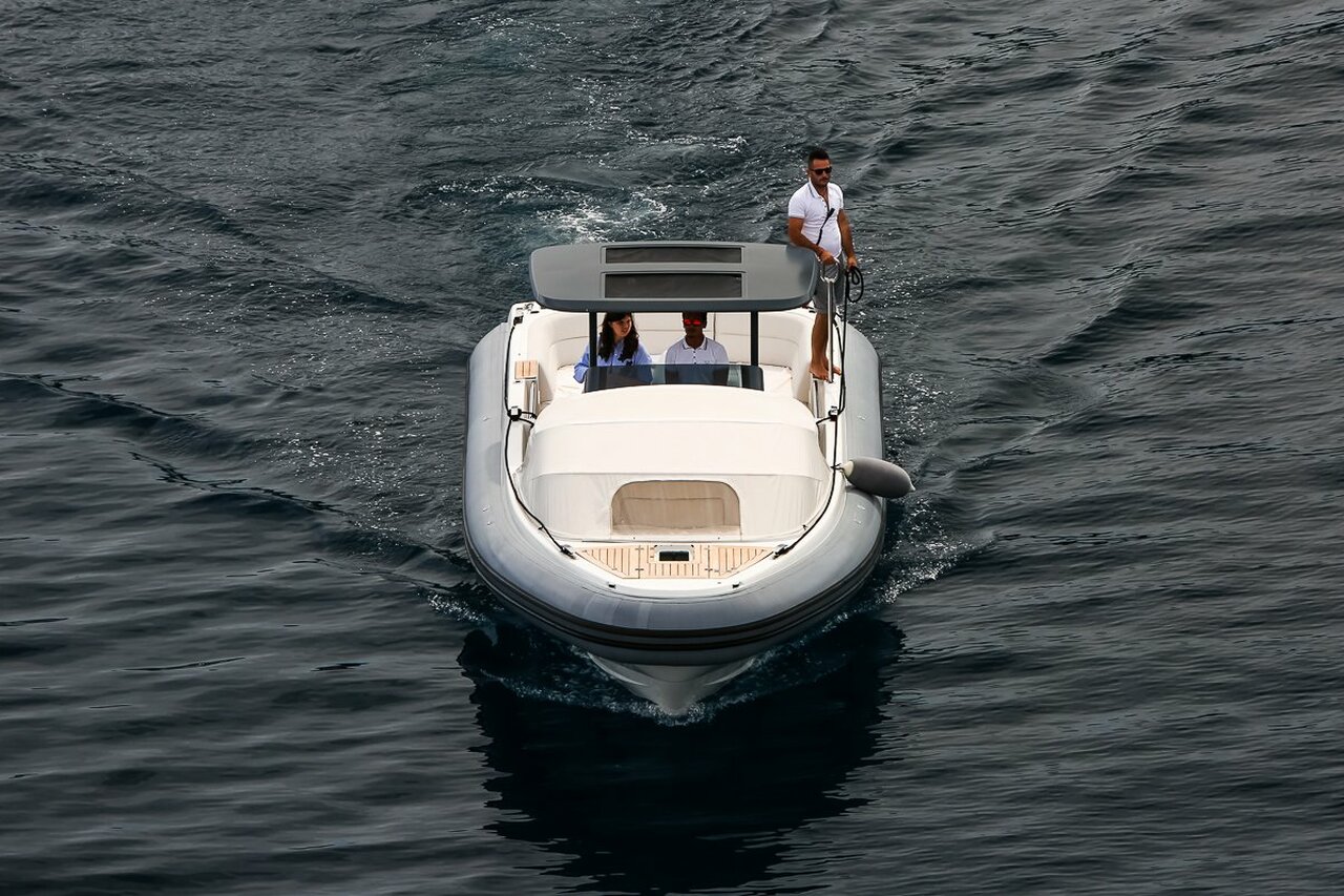 Tender To Ocean Victory (X55) – 8 m – Mastercraft