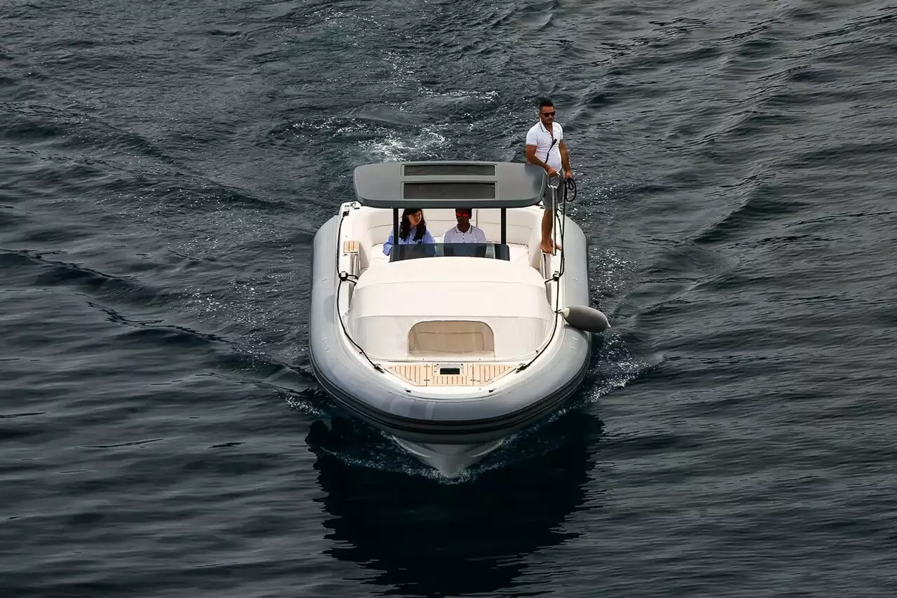 Tender To Ocean Victory (X55) – 8m – Mastercraft