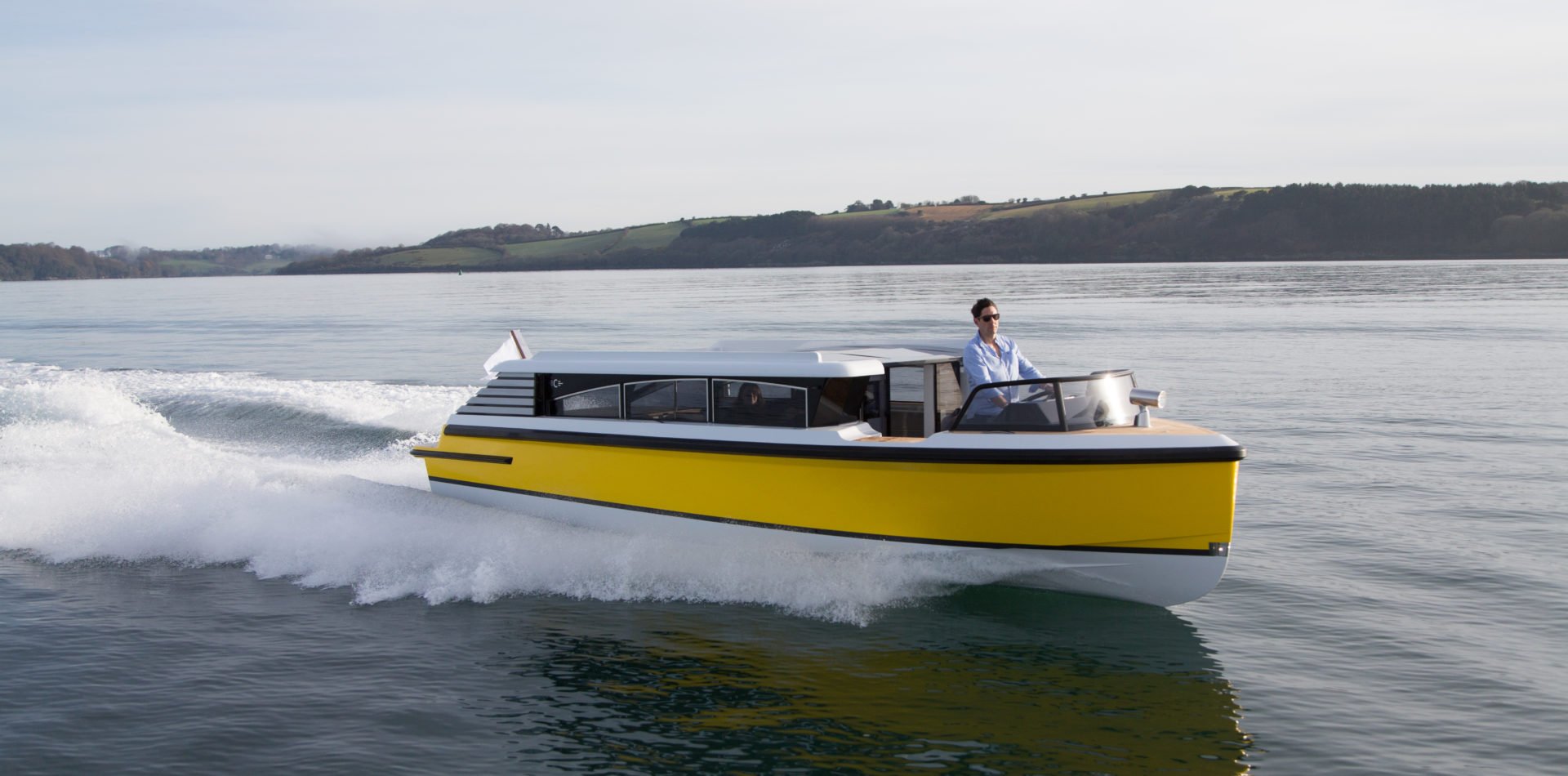 Tender a Scout yate (Cockwells)