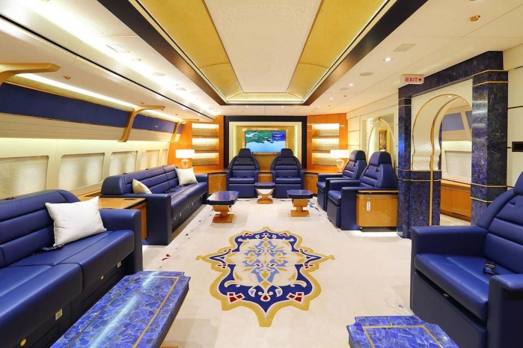 VQ-BSK B747 intérieur Qatar famille royale