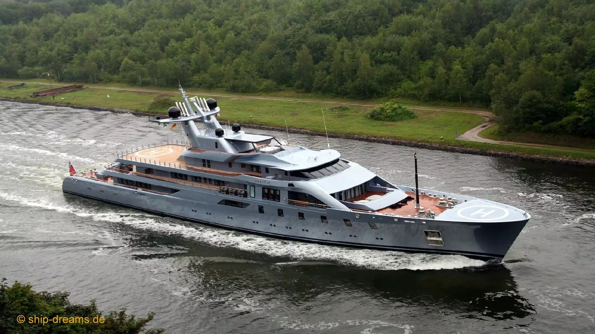 Yacht du Pacifique - Lurssen - 2010 - Leonid Mikhelson