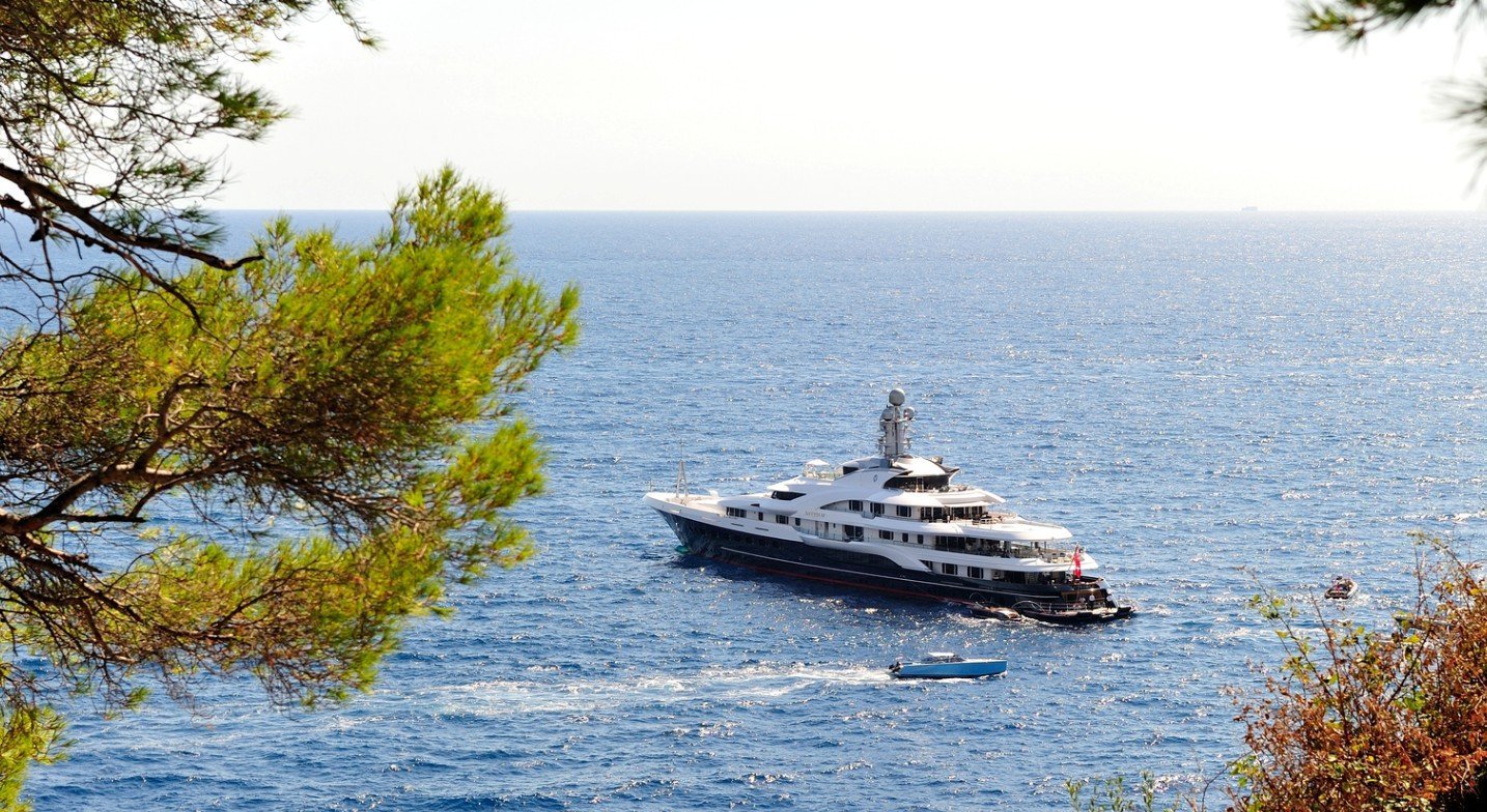 Attessa IV Yacht • Evergreen • 1999 • Proprietario Dennis Washington