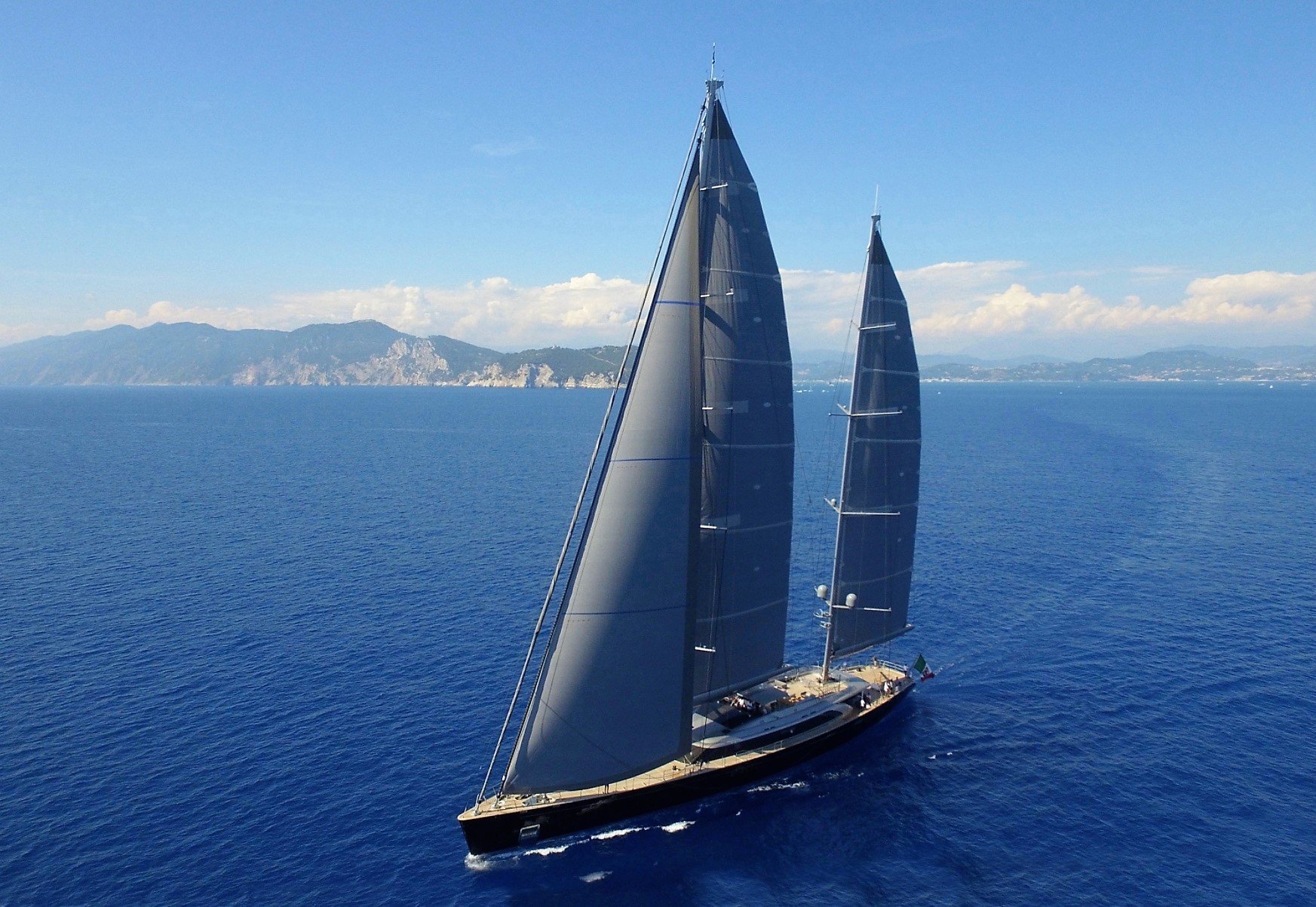 yacht à voile BADIS 1 • Perini Navi • 2016 • Propriétaire King of Morocco