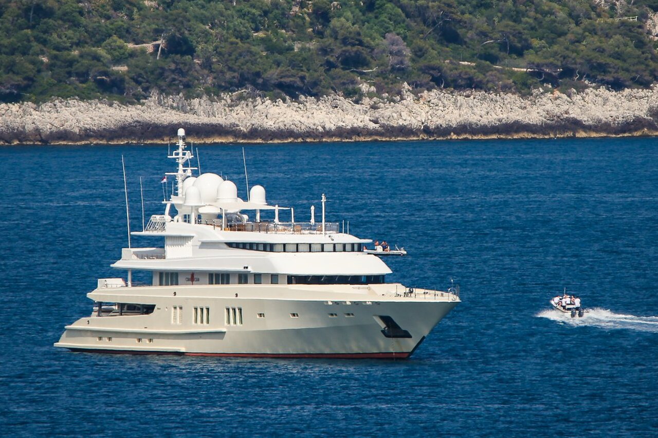 CORAL OCEAN Yacht • Lurssen • 1994 • Propriétaire Ian Malouf