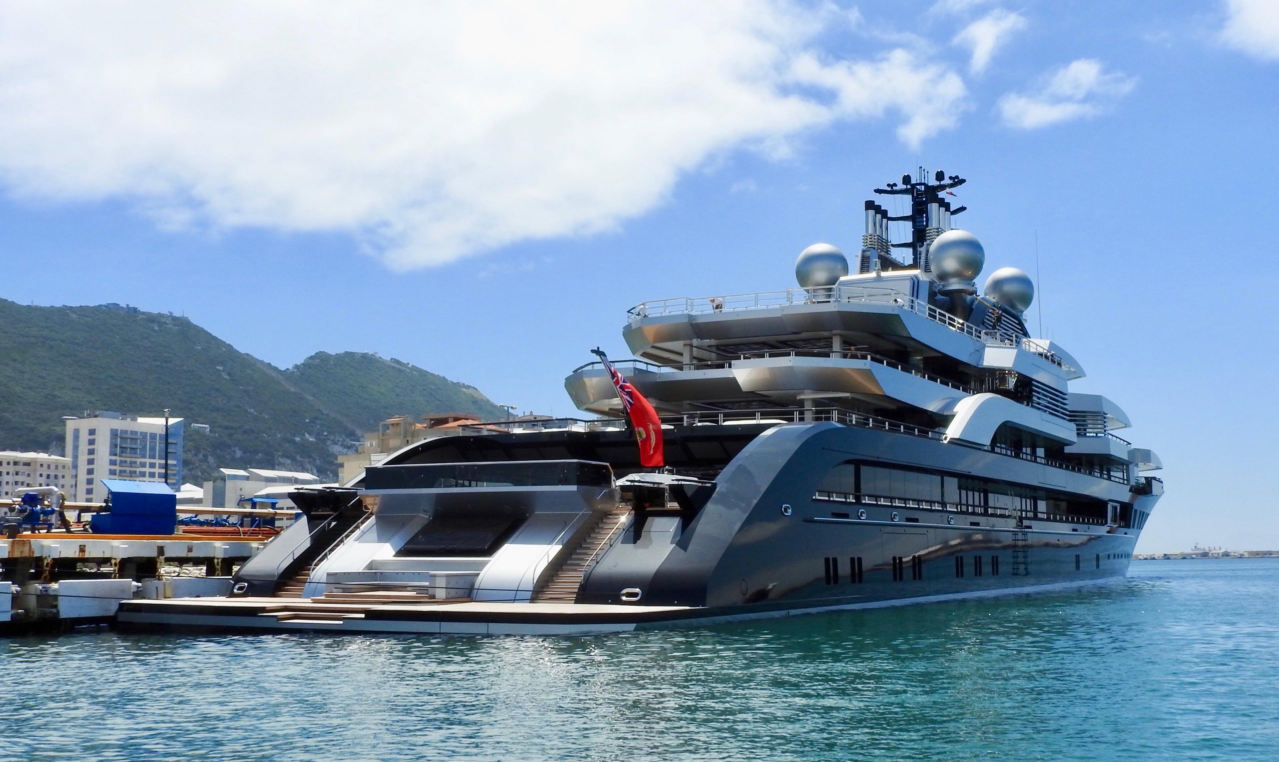 Yacht Crescent • Lurssen • 2019