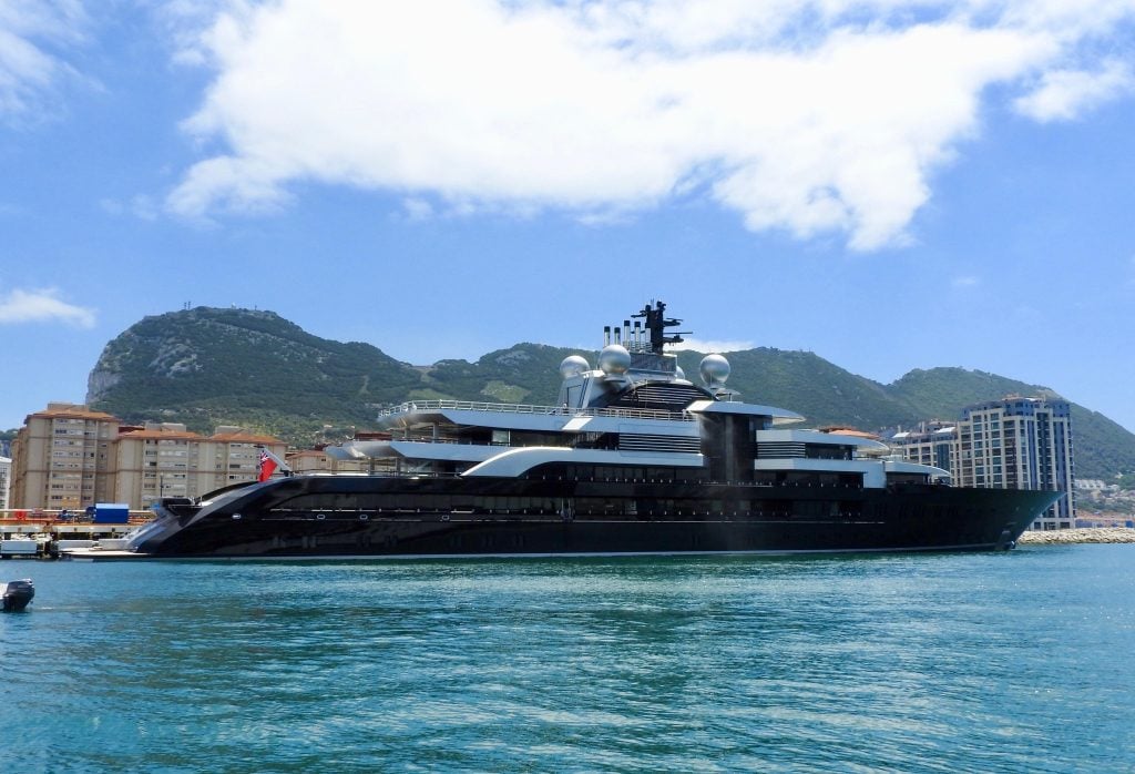 Yacht Crescent • Lurssen • 2019