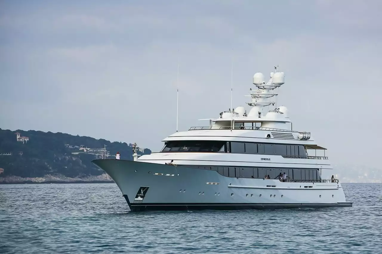 DRIZZLE Yacht • Feadship • 2012 • proprietário Amancio Ortega