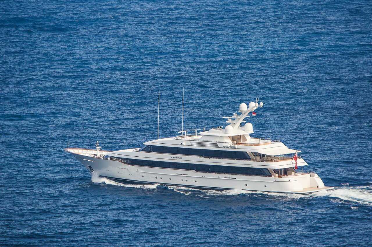 DRIZZLE Yacht • Feadship • 2012 • المالك Amancio Ortega