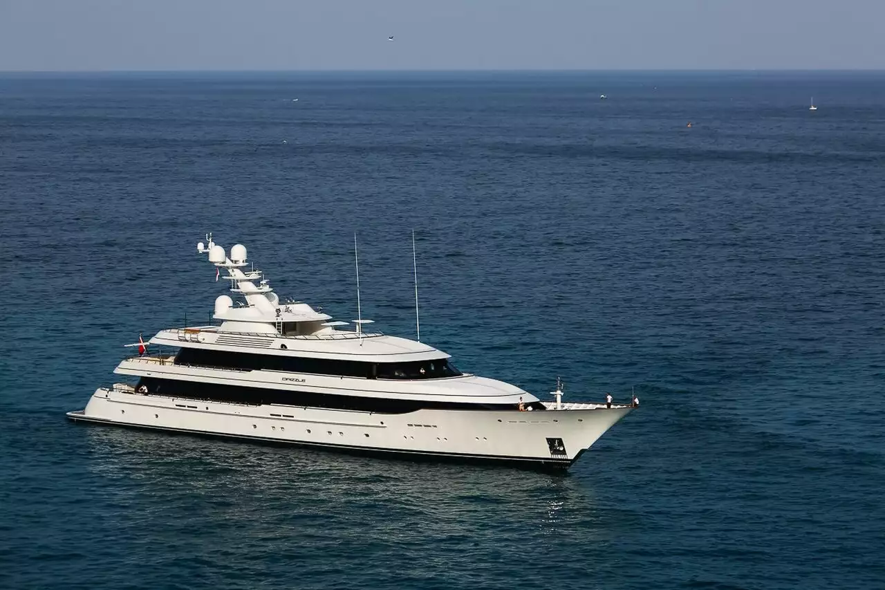 DRIZZLE Yacht • Feadship • 2012 • Besitzer Amancio Ortega