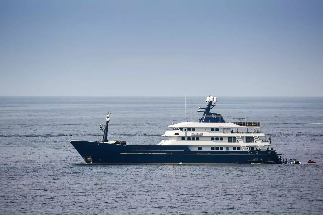 FORCE BLUE Yacht • Royal Denship • 2002 • Proprietario Flavio Briatore