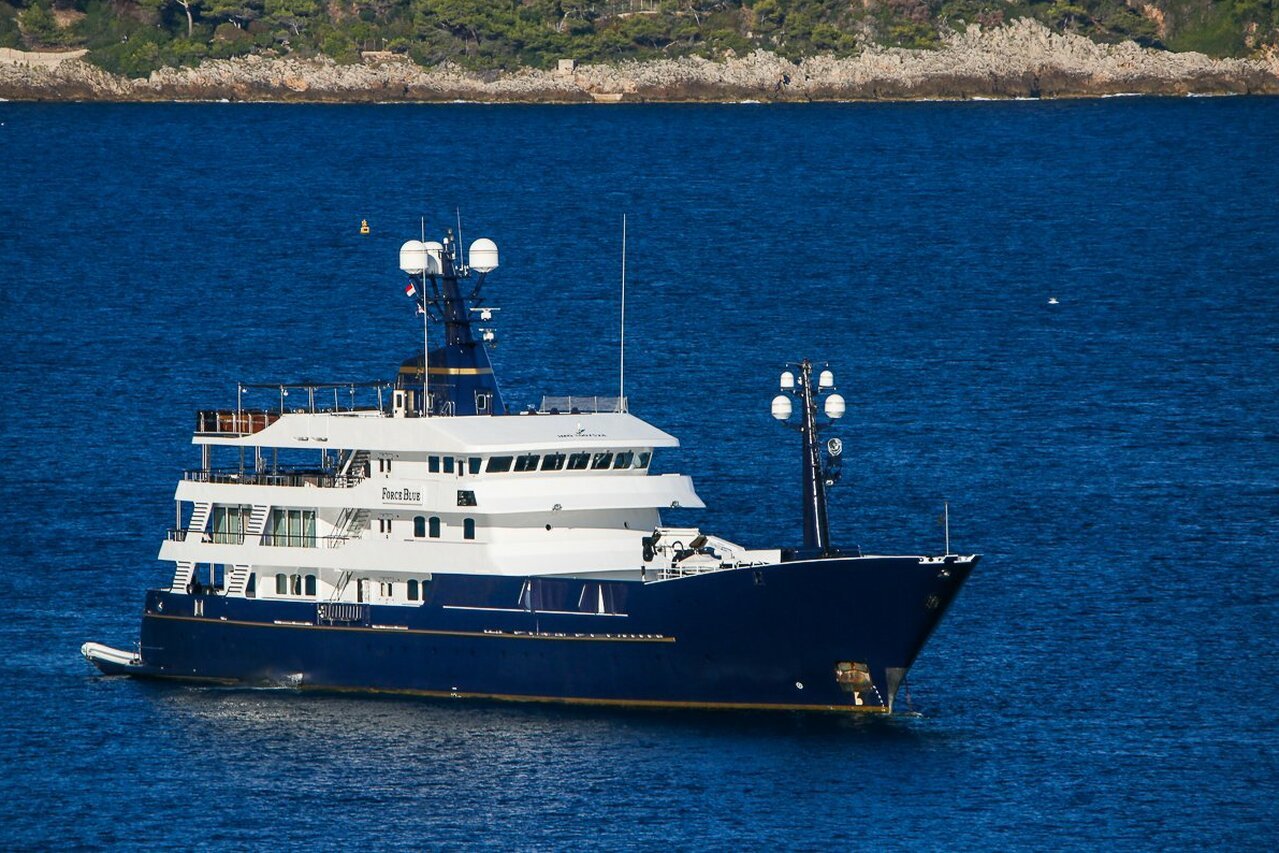 FORCE BLUE Yacht • Royal Denship • 2002 • Propriétaire Flavio Briatore