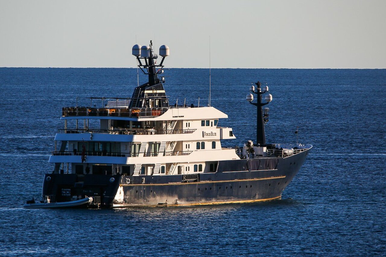 FORCE BLUE Yacht • Royal Denship • 2002 • Owner Flavio Briatore