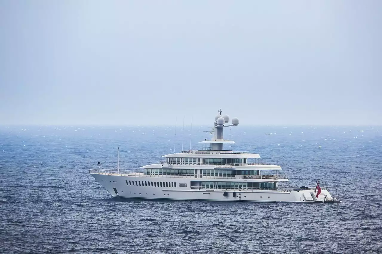 FOUNTAINHEAD Yacht • Feadship • 2011 • المالك Eddie Lampert