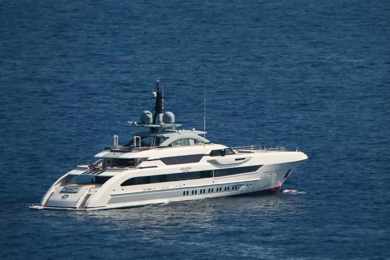 GALACTICA SUPER NOVA Yacht • Heesen • 2016 • ਮਾਲਕ Vagit Alekperov