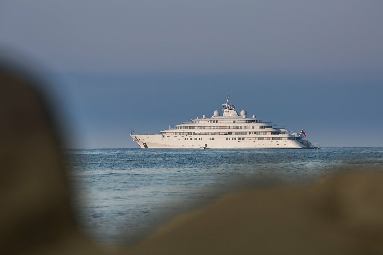 GOLDEN ODYSSEY Yacht • Lurssen • 2015 • 123 m • Eigner Prinz Khaled bin Sultan