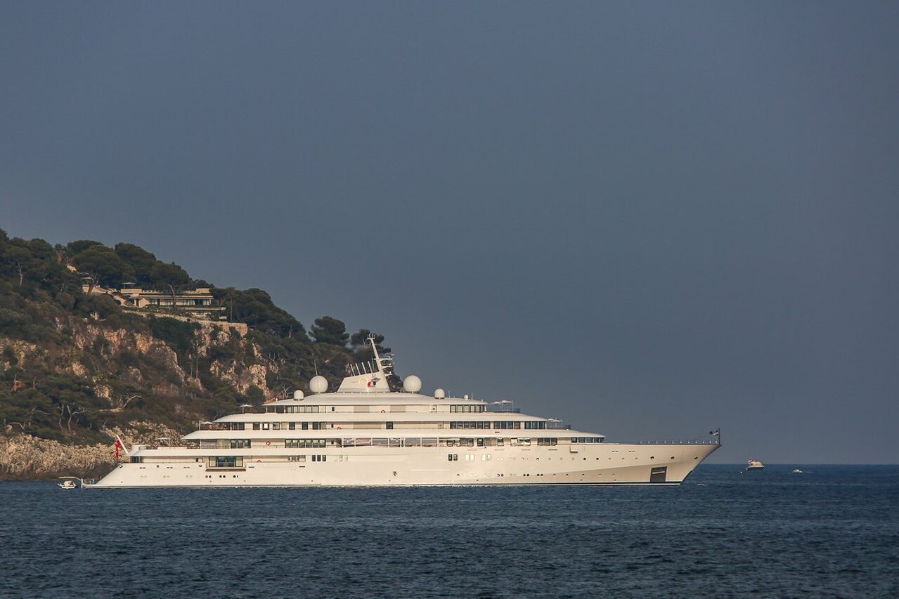 Yate GOLDEN ODYSSEY • Lurssen • 2015 • 123m • Propietario Príncipe Khaled bin Sultan