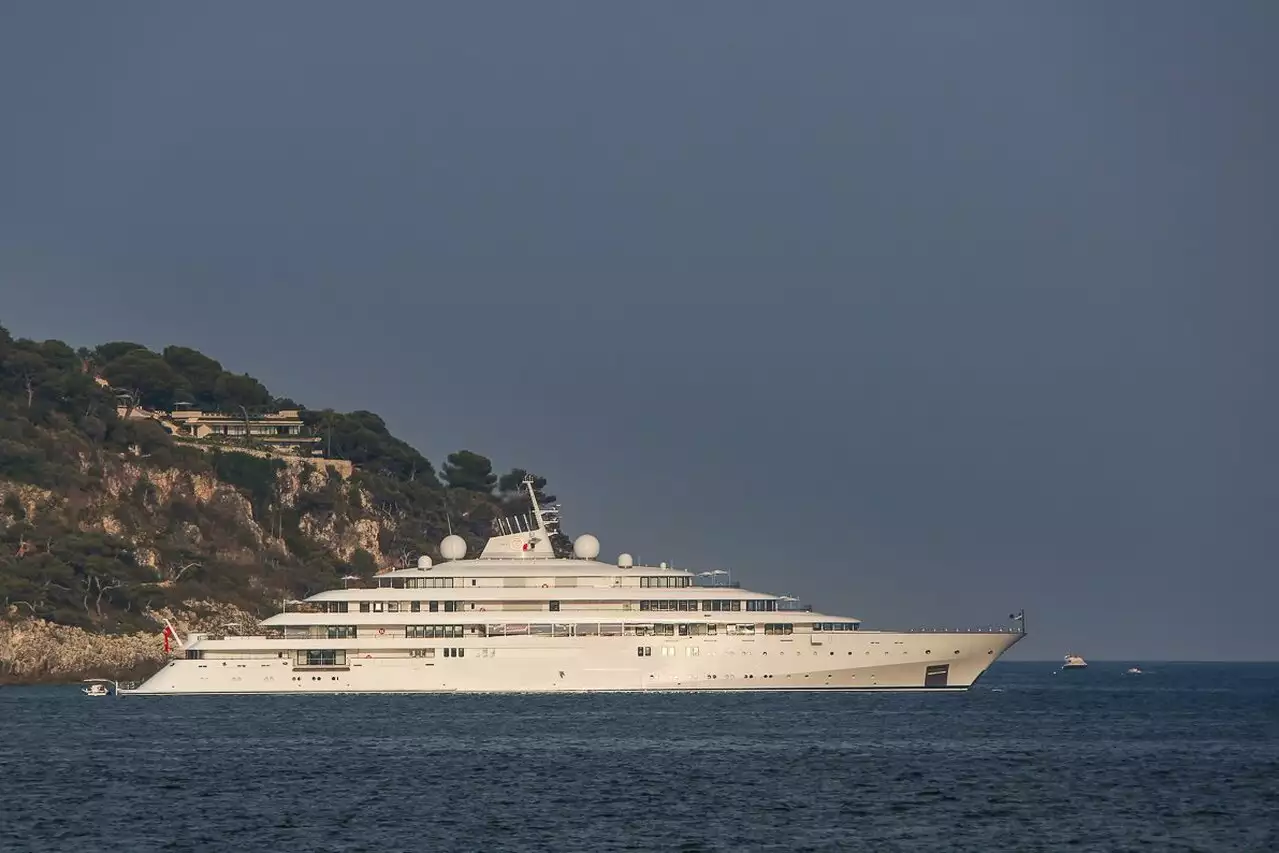 GOLDEN ODYSSEY Yacht • Lurssen • 2015 • 123 m • Eigner Prinz Khaled bin Sultan