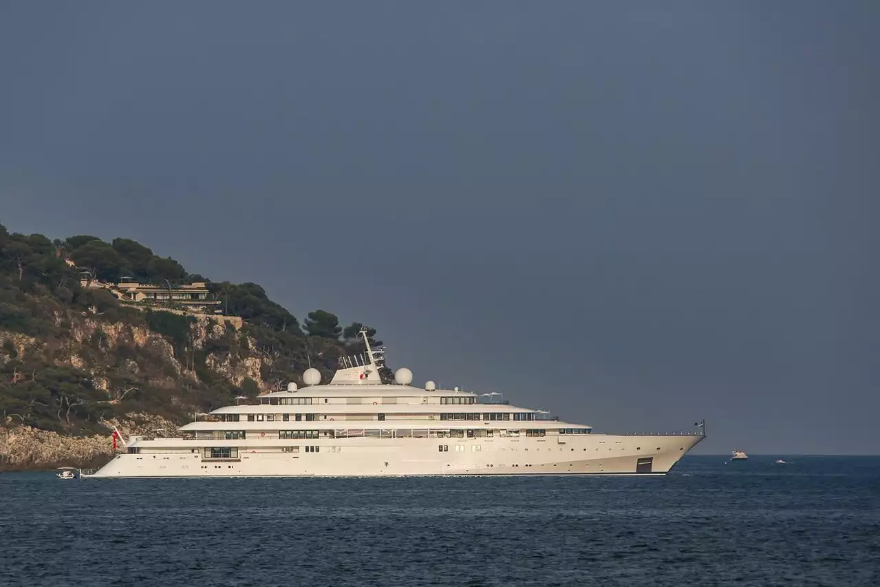 GOLDEN ODYSSEY Yacht • Lurssen • 2015 • 123m • Propriétaire Prince Khaled bin Sultan