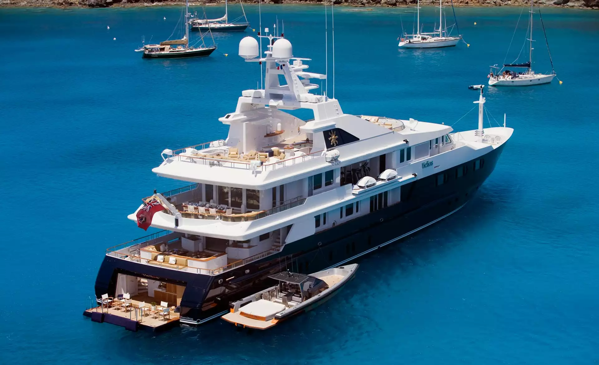 HELIOS 2 Yacht • Palmer Johnson • 2002 • Proprietario Dennis Mehiel