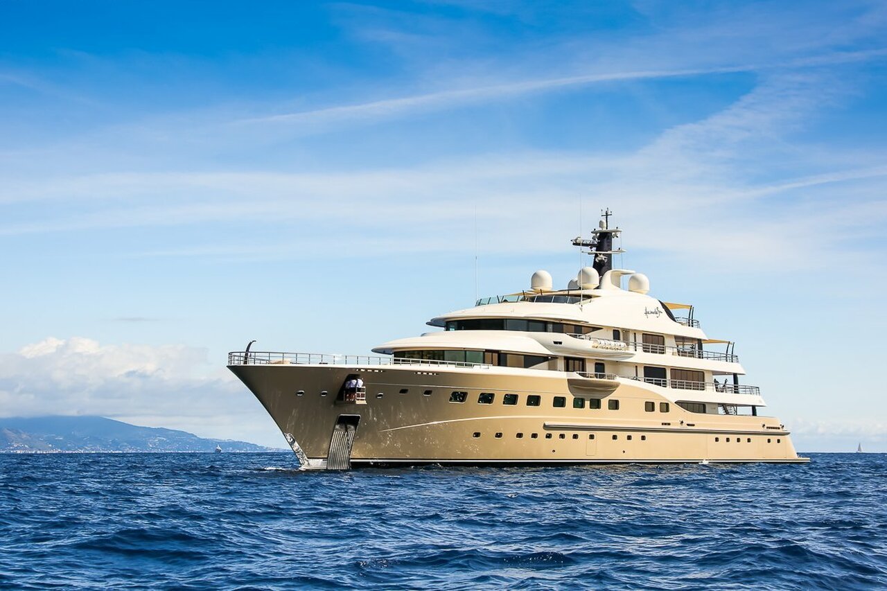 yacht Here Comes The Sun – 83m – Amels - Alexander Dzhaparidze