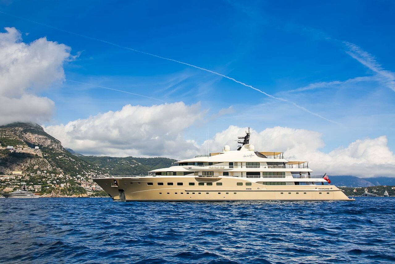 yacht Here Comes The Sun – 83m – Amels – Alexander Dzhaparidze