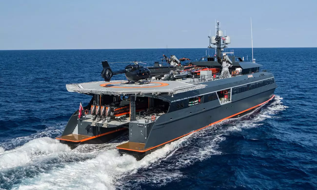 yacht Hodor (navire de soutien à Lonian) - Lorenzo Fertitta
