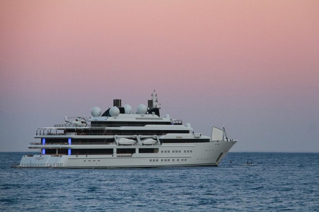 KATARA Yacht • Lurssen • 2010 • Propriétaire Emir du Qatar