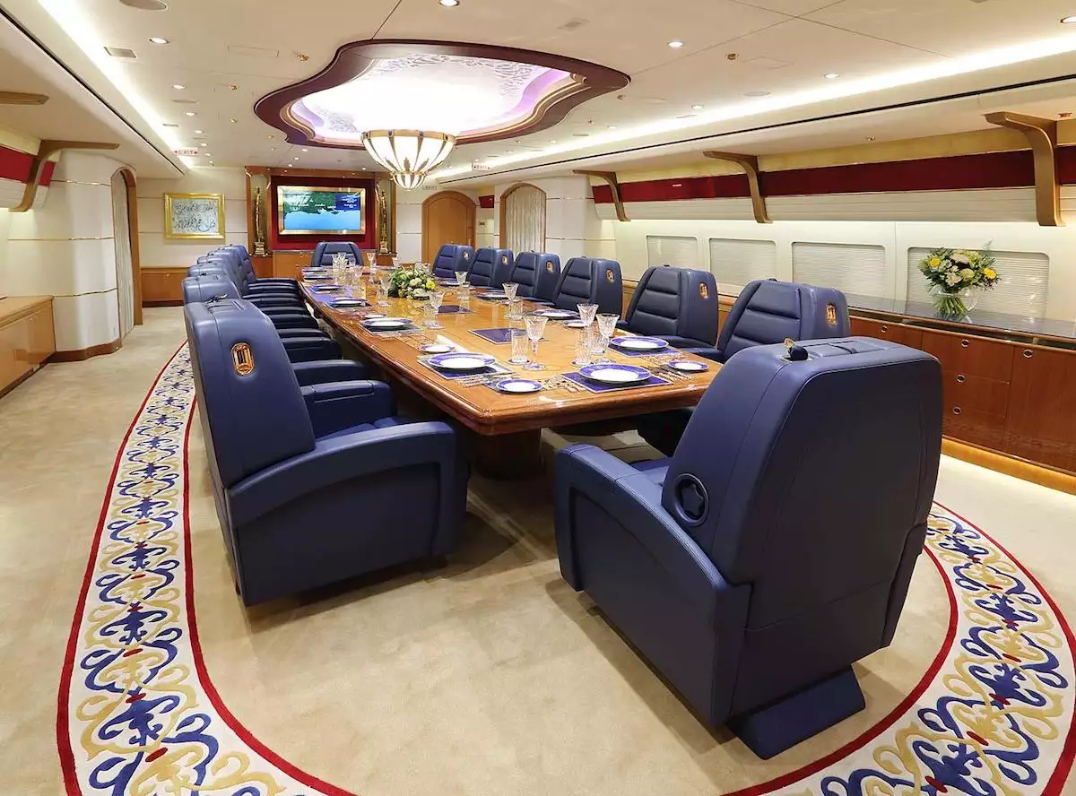 Interior do iate Lurssen Katara